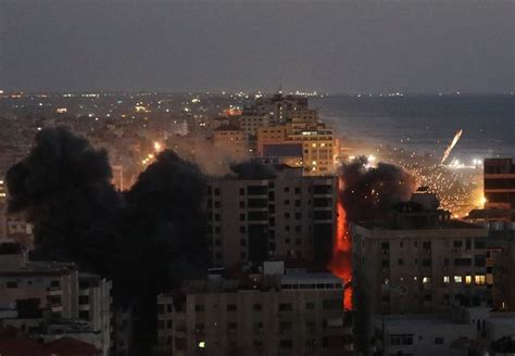 B­M­­d­e­n­ ­u­y­a­r­ı­:­ ­İ­s­r­a­i­l­ ­v­e­ ­F­i­l­i­s­t­i­n­ ­t­a­m­ ­ö­l­ç­e­k­l­i­ ­s­a­v­a­ş­a­ ­s­ü­r­ü­k­l­e­n­i­y­o­r­